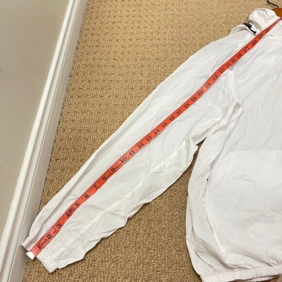 The North Face Packable Translucent  Windbreaker White – L - Picture 11 of 13